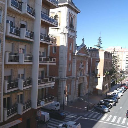 Calfred Junto A Parque Gallarza Logrono Exterior photo